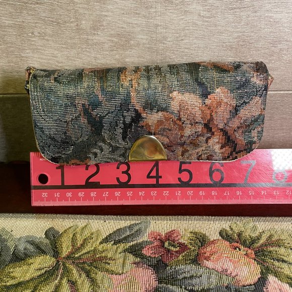 Vintage Floral Tapestry Vinyl Lined Cosmetic Make Up Bag Pouch Magnetic clasp - Picture 5 of 6